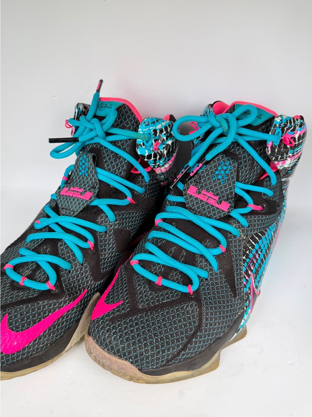 Nike LeBron 12 chromosomes black pink teal snakeskin size 9